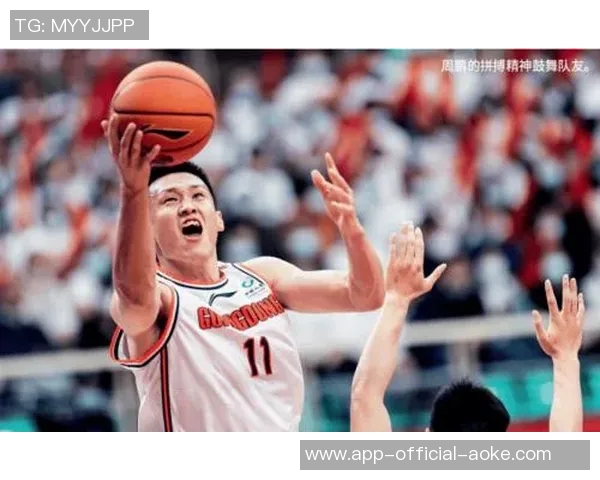 残阵广东数他最拼,队长周鹏用行动证明广东精神还没丢